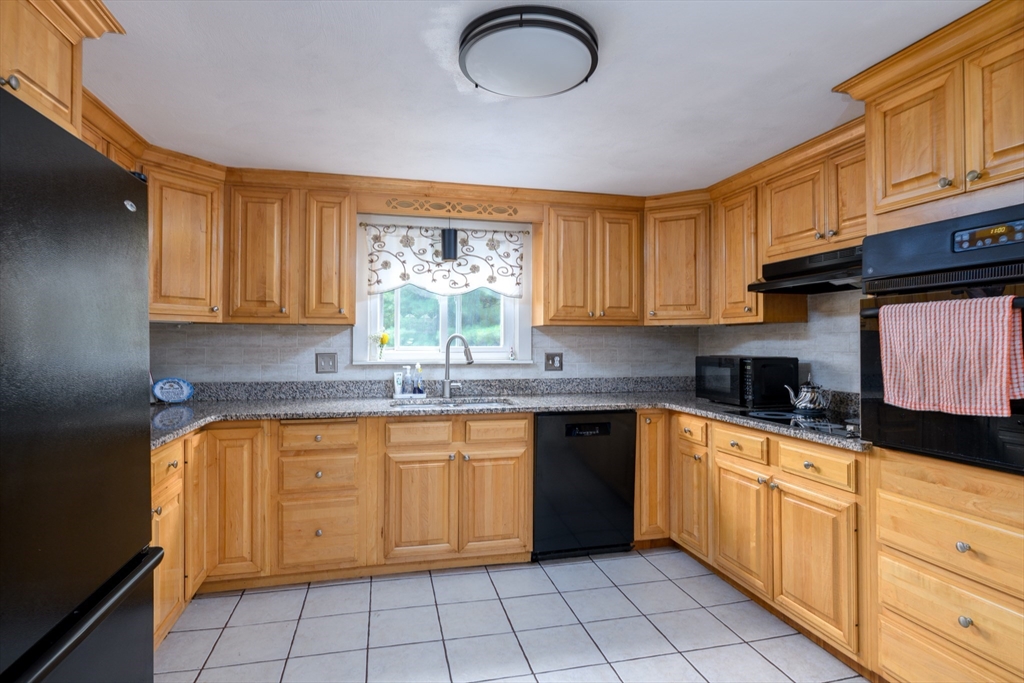 70 Sherwood Hill Dr