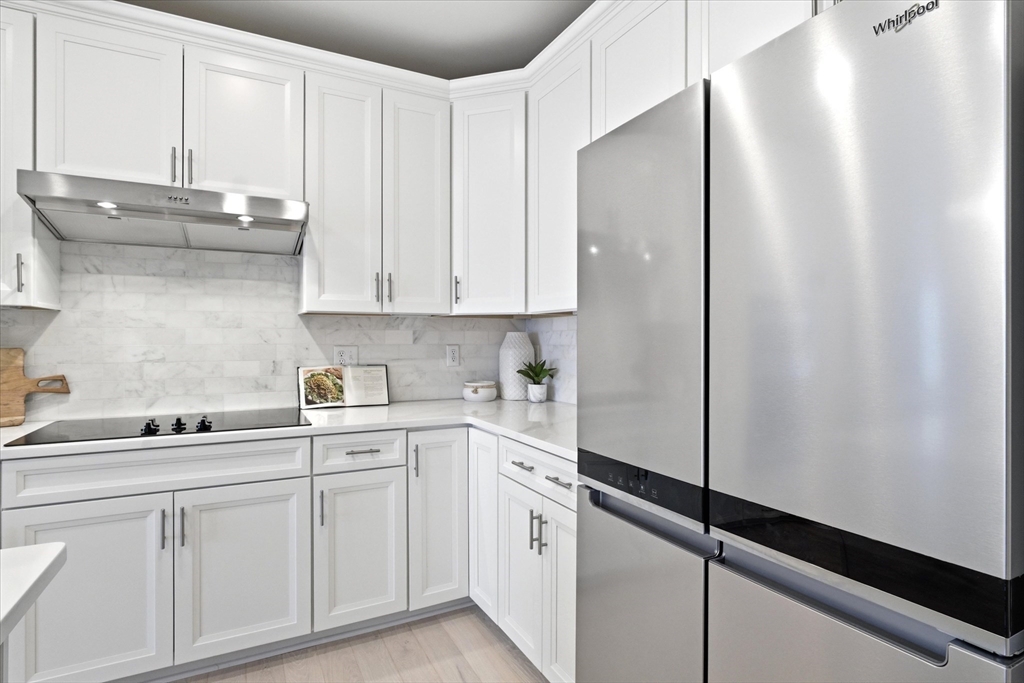 300 Martins Landing 9505