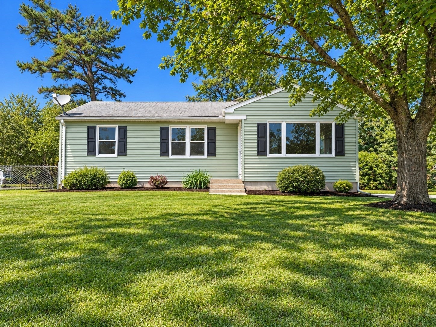 32 Campbell Dr, Easthampton, MA, 32 Campbell Dr, Easthampton, MA Photo #1