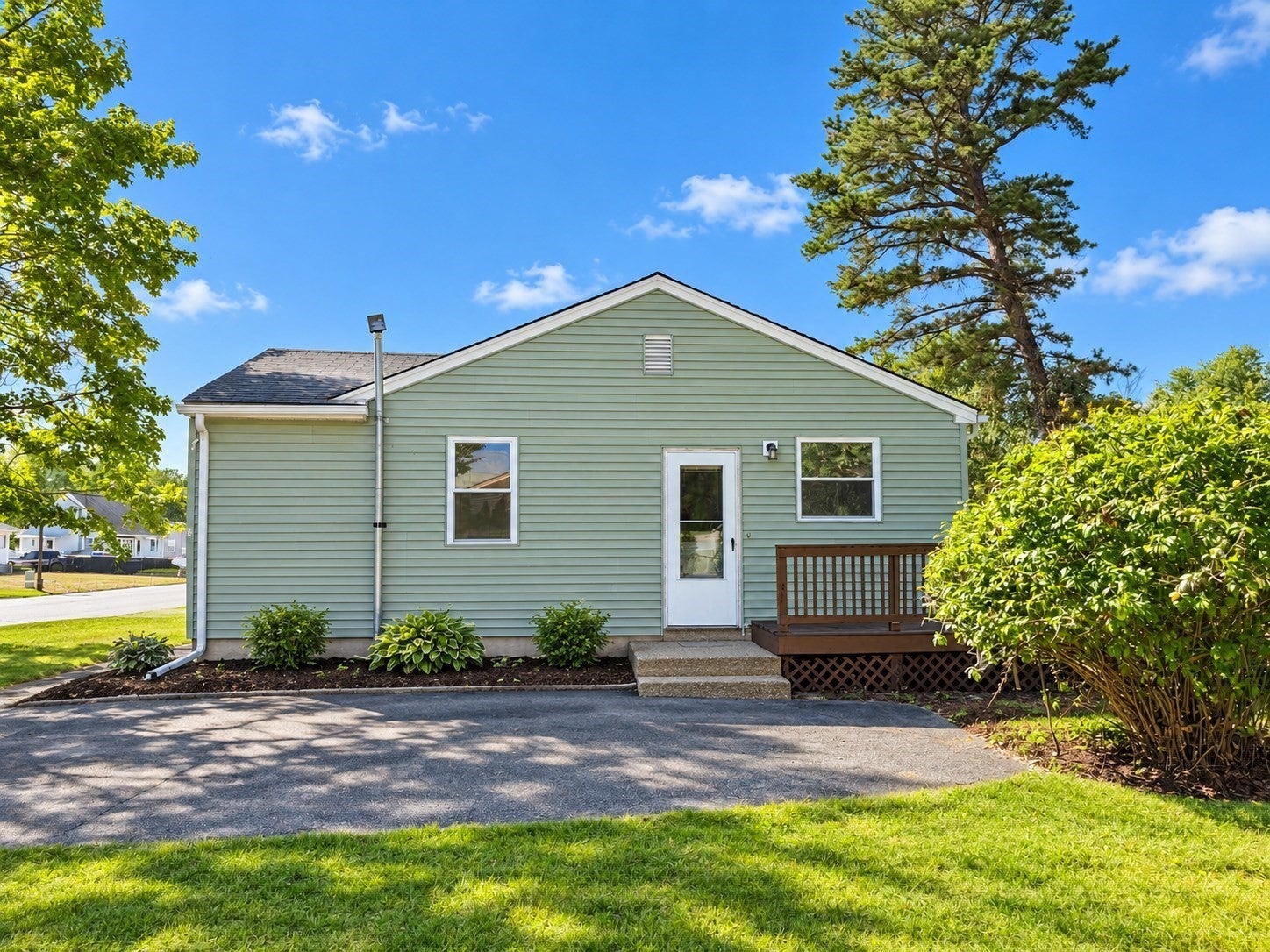 32 Campbell Dr, Easthampton, MA, 32 Campbell Dr, Easthampton, MA Photo #4