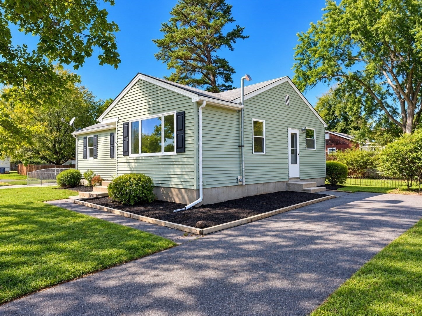 32 Campbell Dr, Easthampton, MA, 32 Campbell Dr, Easthampton, MA Photo #2
