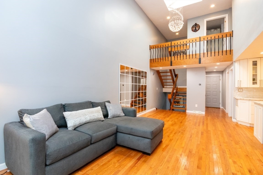 10 Grove Square 10
