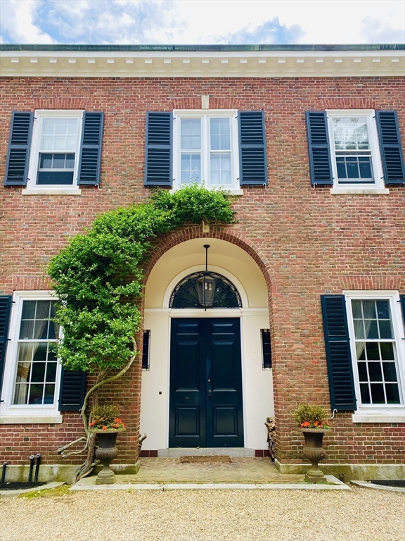 153 Woodland Mead