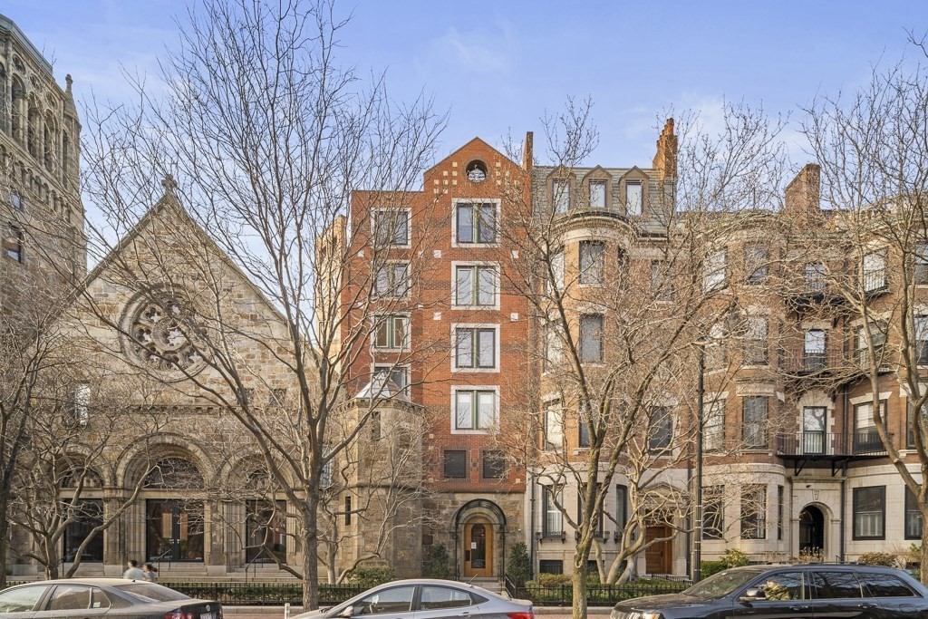 492 Beacon St 32