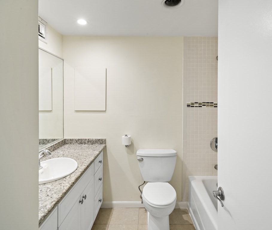 492 Beacon St #32, Boston, MA Photo #16