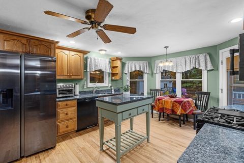 4 Penny Ln Wareham MA 02538