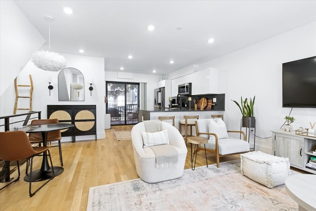 4 - 6 Everett Place 1