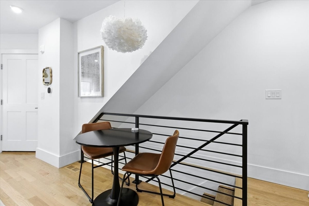 4 - 6 Everett Place 1