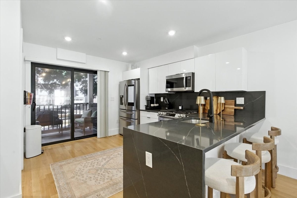 4 - 6 Everett Place 1