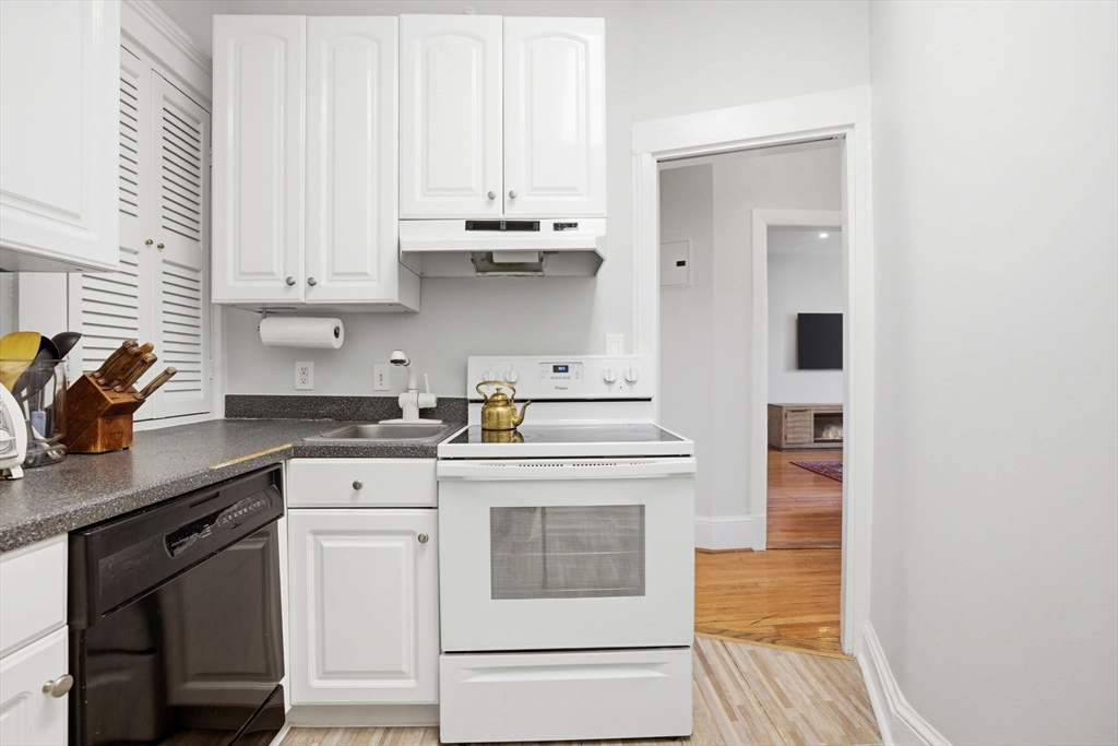 520 Beacon St 2F