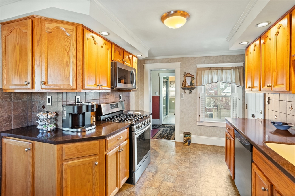 179 Varnum Ave Apt 2