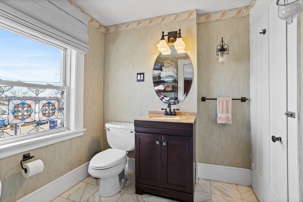 179 Varnum Ave Apt 2
