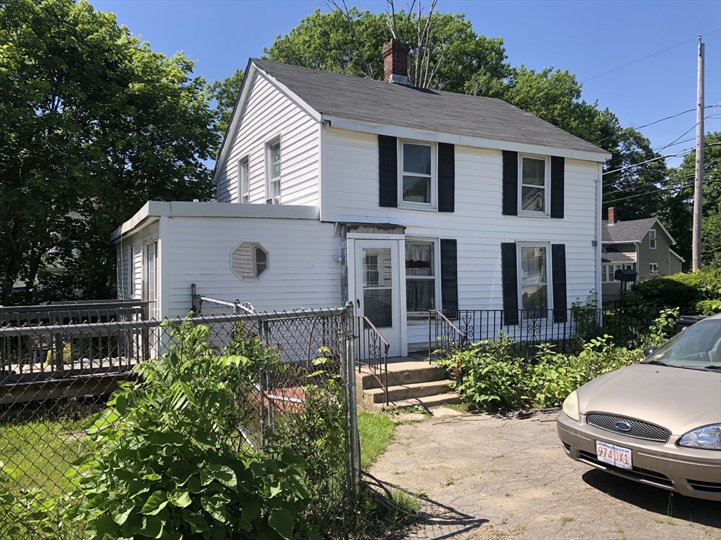 87 Thatcher St
