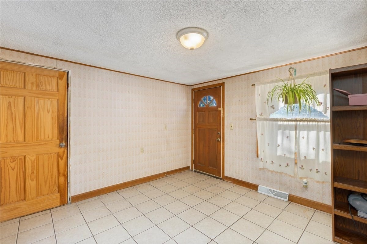 11 Lackey St, Haverhill, MA, 11 Lackey St, Haverhill, MA Photo #24