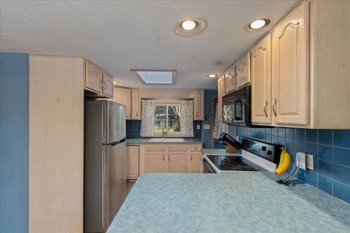 11 Lackey St, Haverhill, MA, 11 Lackey St, Haverhill, MA Photo #5