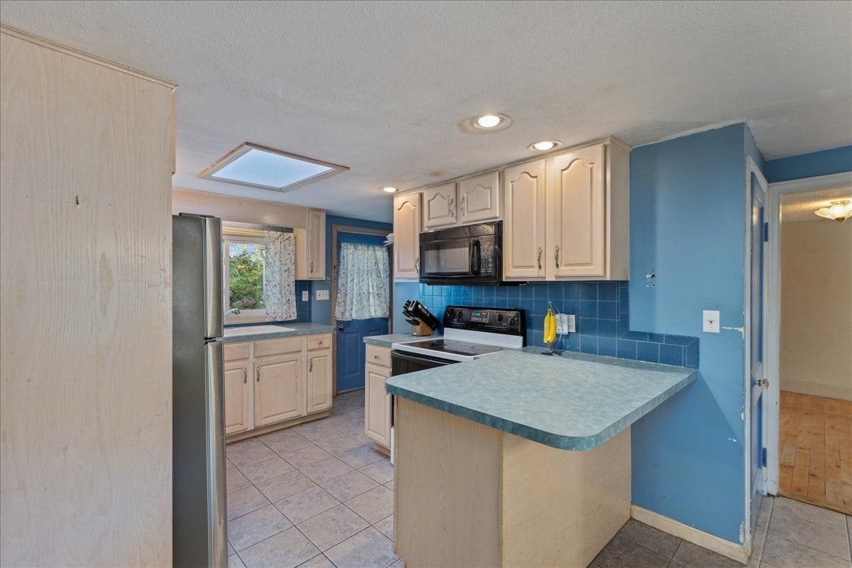 11 Lackey St, Haverhill, MA, 11 Lackey St, Haverhill, MA Photo #8