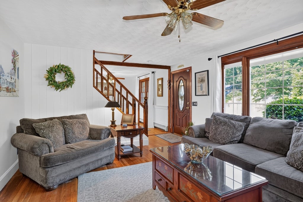 83 Crestwood Dr