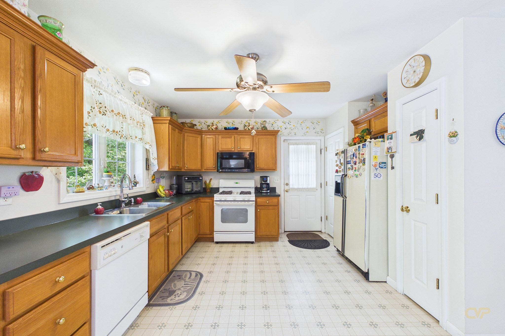 76 Erin Ct, New Bedford, MA, 76 Erin Ct, New Bedford, MA Photo #18