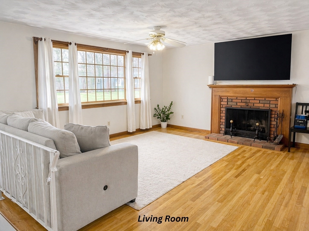 91 Loganberry Dr