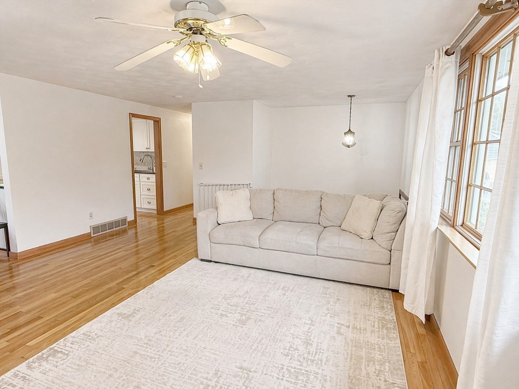 91 Loganberry Dr