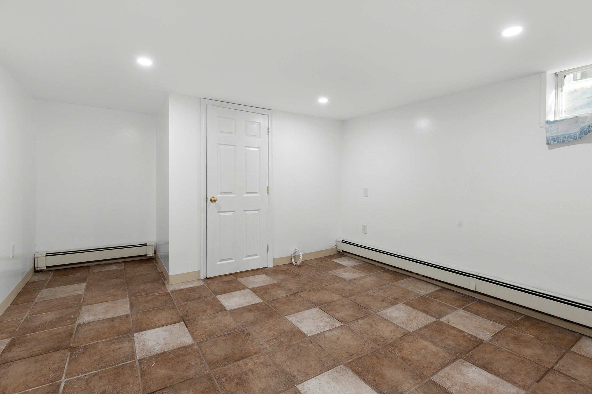 64 Pine St, Swampscott, MA, 64 Pine St, Swampscott, MA Photo #15
