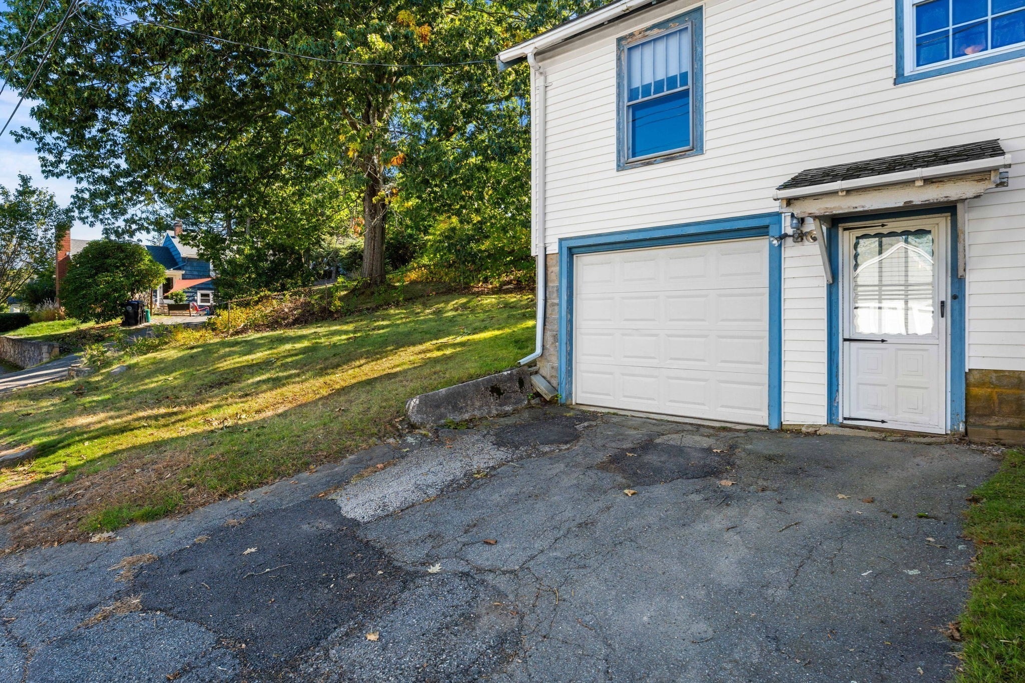 32 Whitney Ave