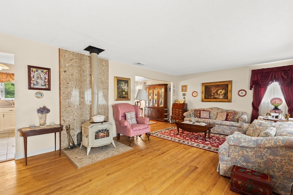 114 Cypress Dr