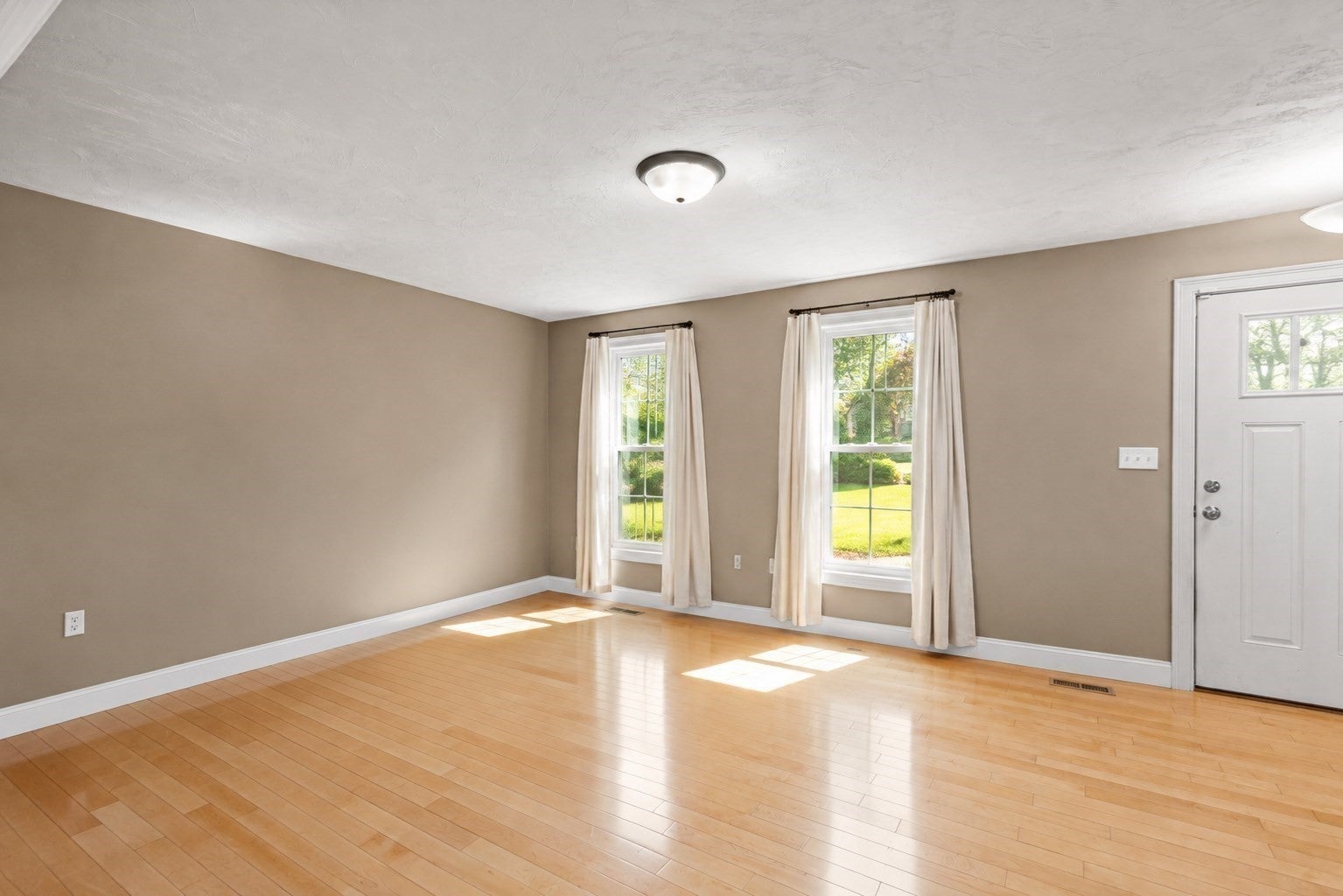9 Shamrock Ln, Lakeville, MA, 9 Shamrock Ln, Lakeville, MA Photo #6