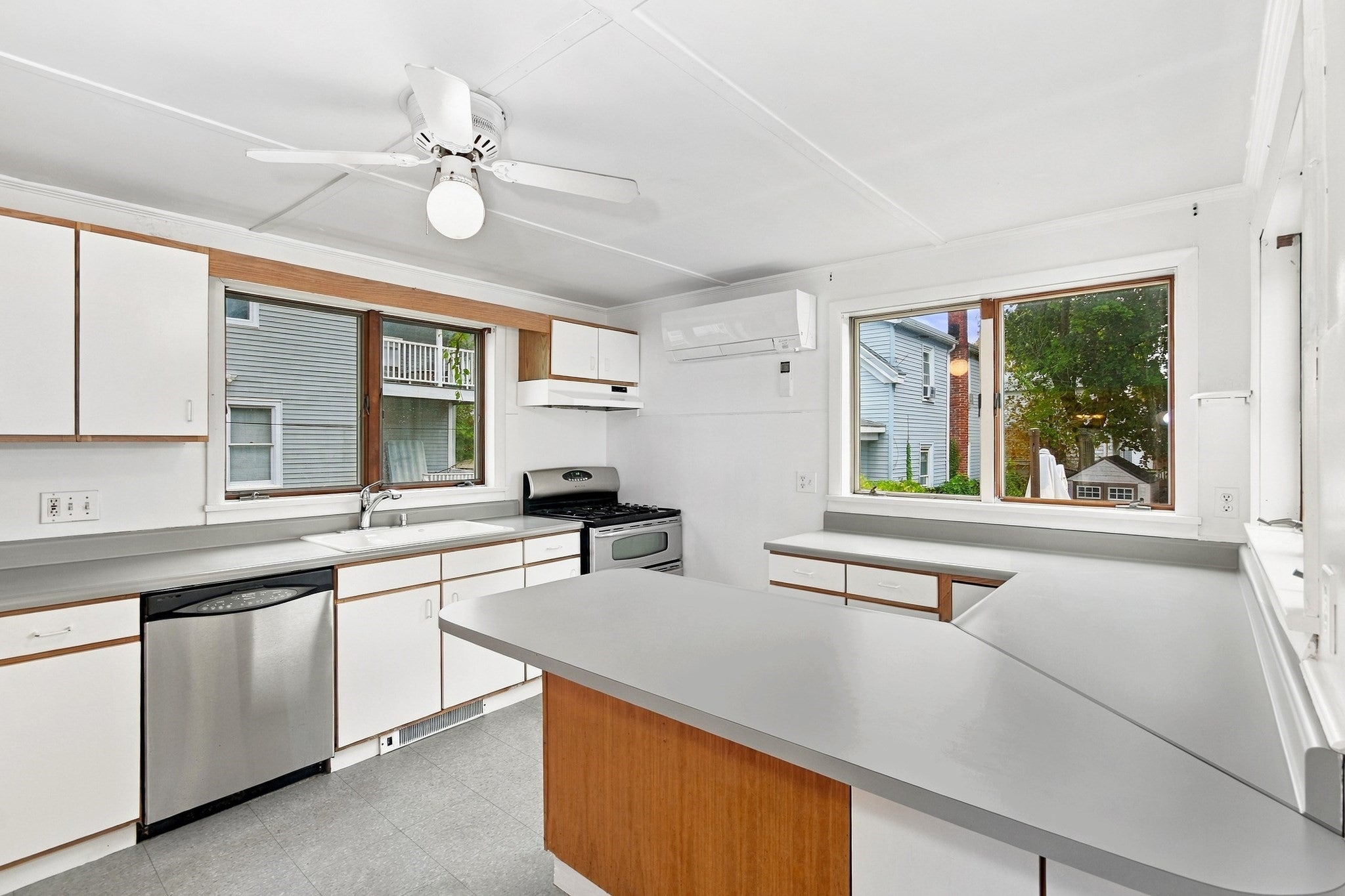 85 Pine St, Swampscott, MA Photo #15