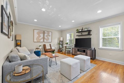 Photo of 27-29 Commonwealth Ave #9, Newton, MA 02467 (MLS # 73478484)