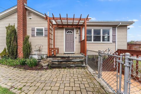 24 Front St, Swansea, MA 02777 - MLS#: 73357372