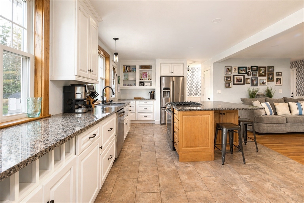 91 North St, Mattapoisett, MA Photo #11