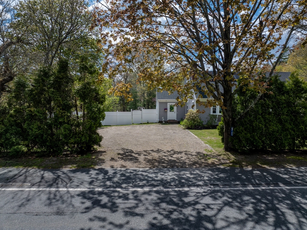 91 North St, Mattapoisett, MA Photo #1