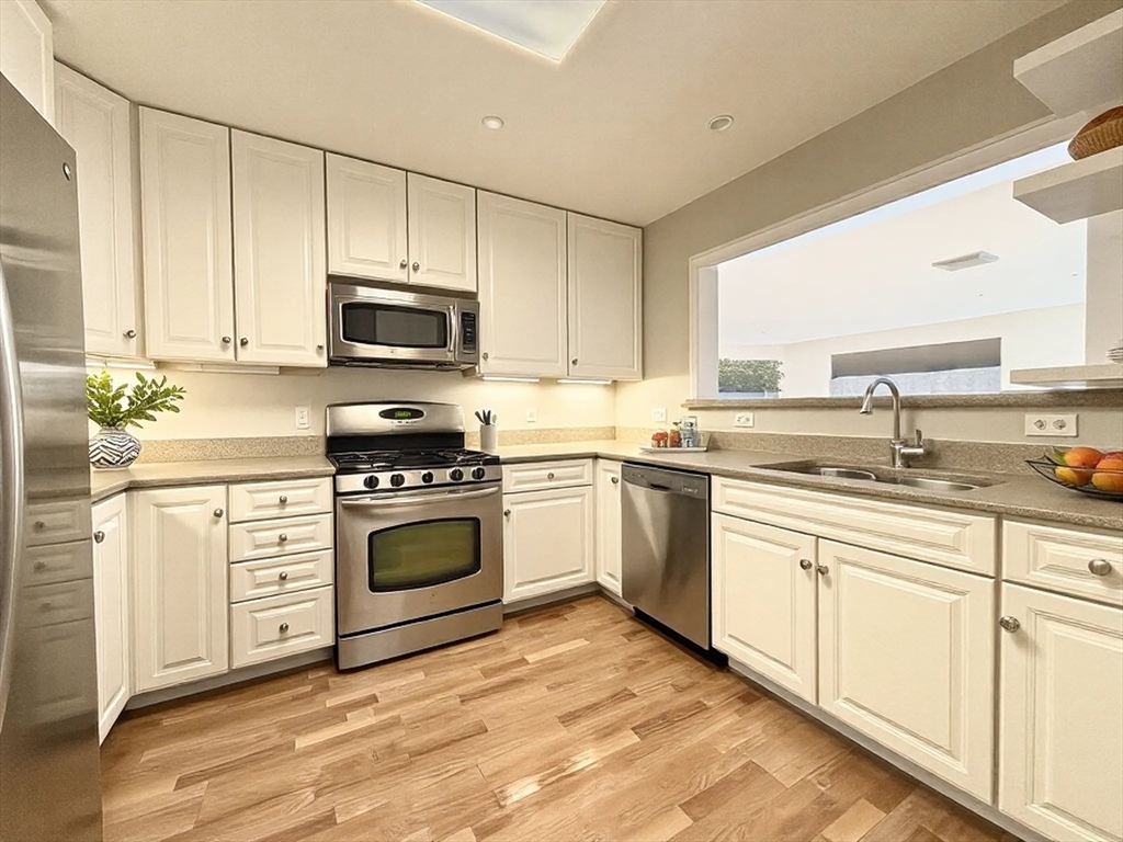318 Rindge Ave 201