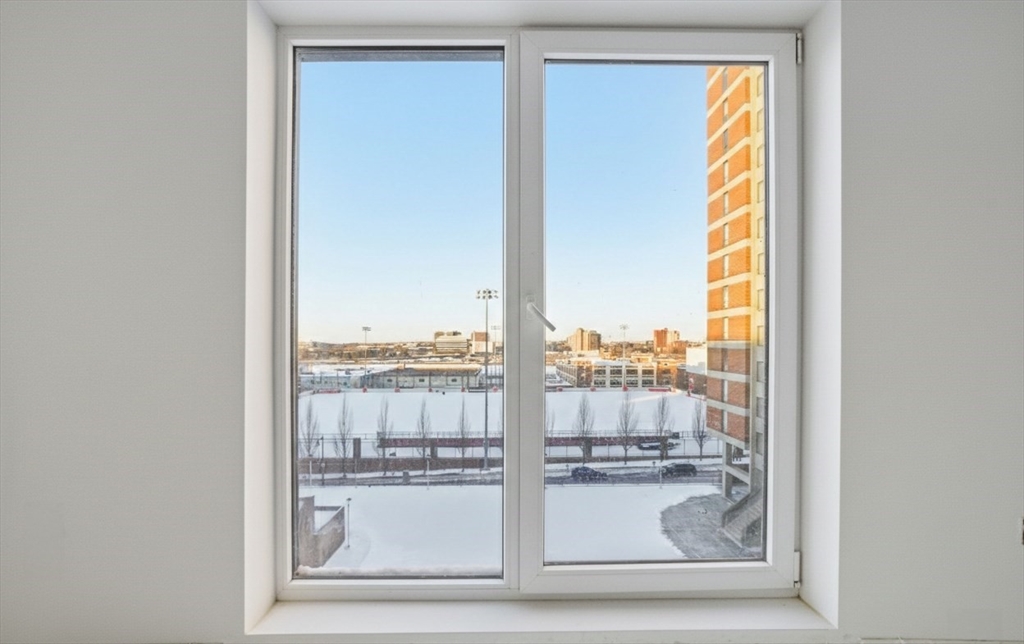 1035 Commonwealth Ave 208