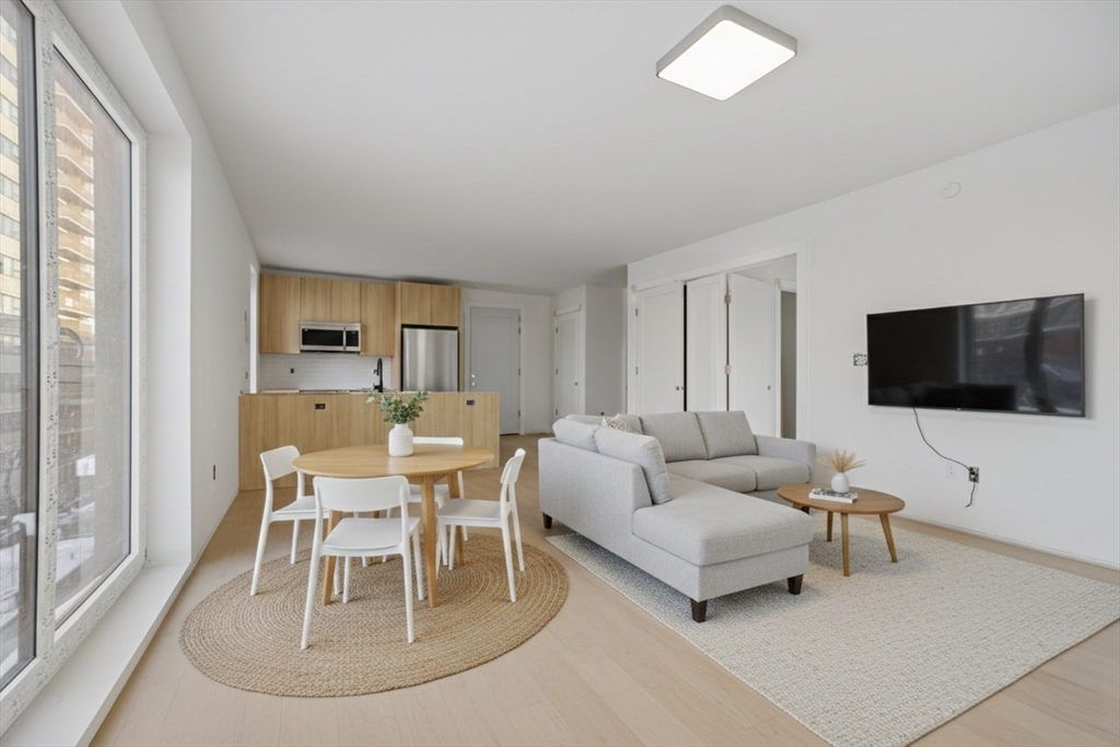 1035 Commonwealth Ave 208