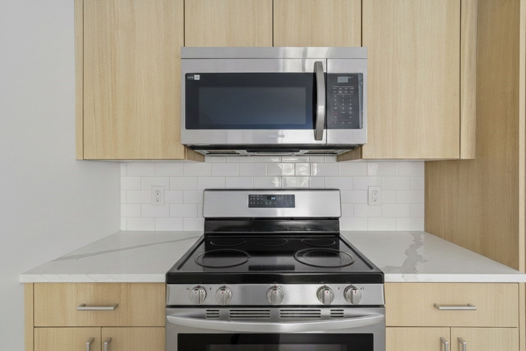 1035 Commonwealth Ave 208