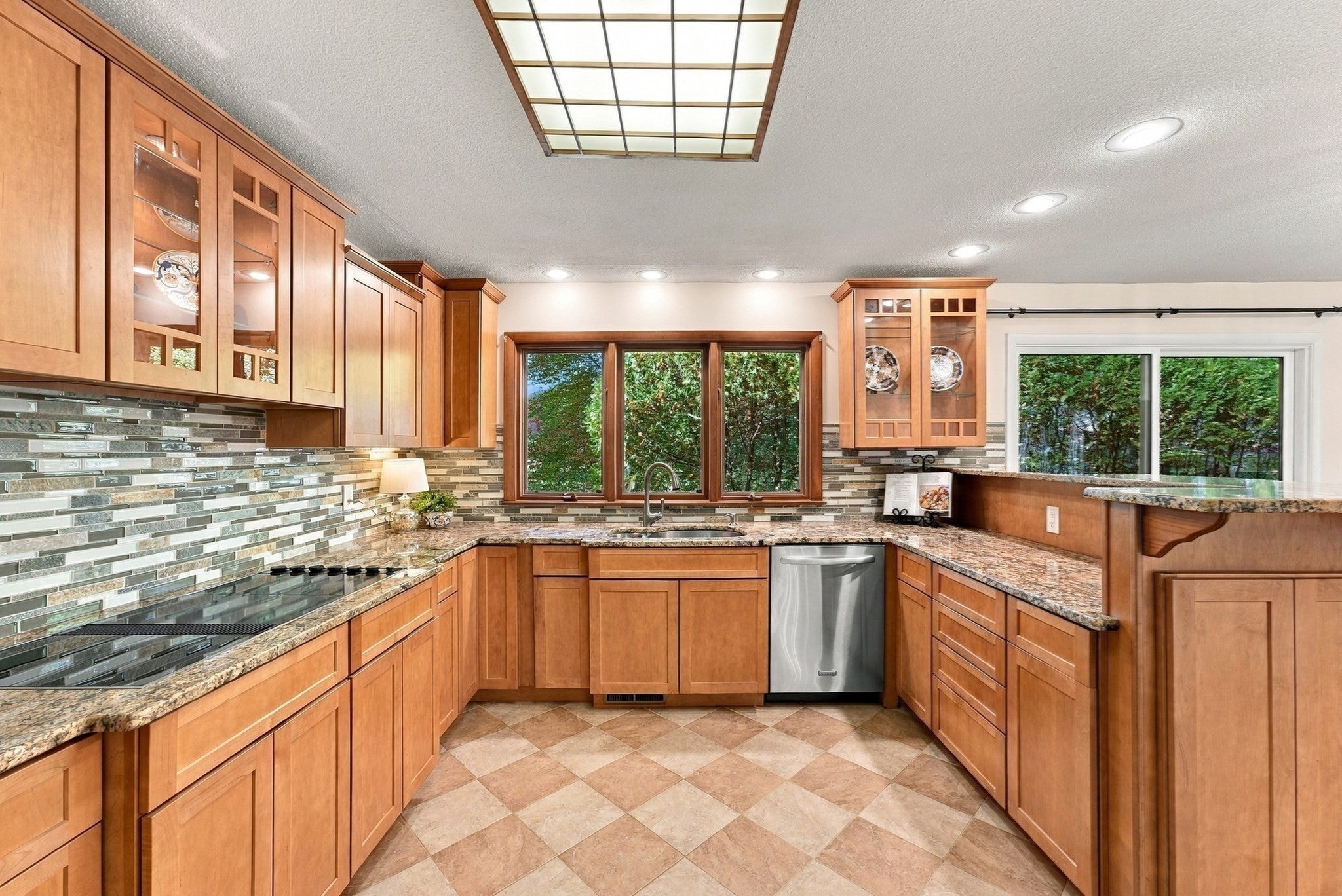 692 Wolf Swamp Rd, Longmeadow, MA, 692 Wolf Swamp Rd, Longmeadow, MA Photo #15