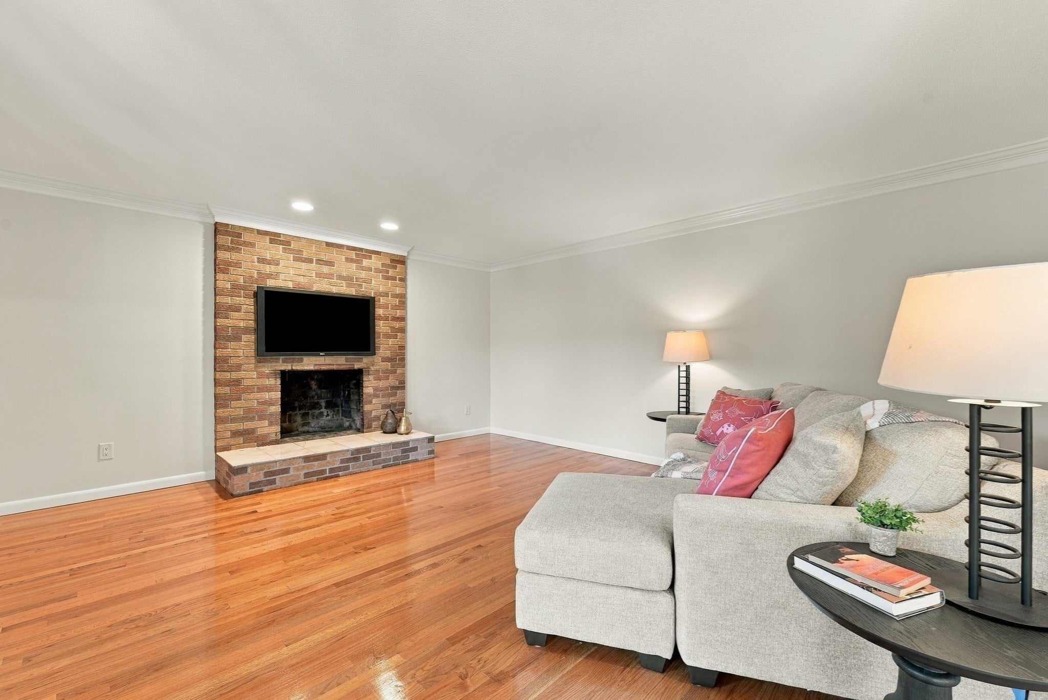 692 Wolf Swamp Rd, Longmeadow, MA, 692 Wolf Swamp Rd, Longmeadow, MA Photo #19