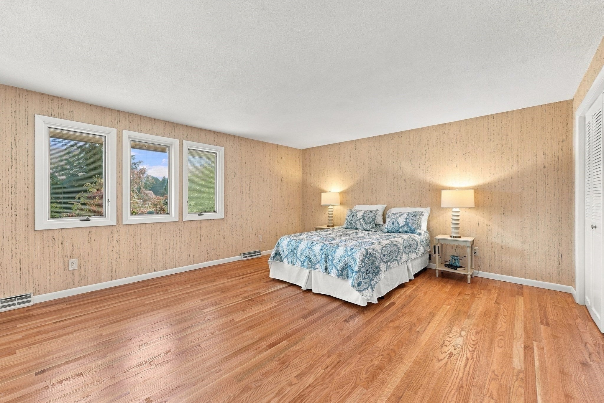 692 Wolf Swamp Rd, Longmeadow, MA, 692 Wolf Swamp Rd, Longmeadow, MA Photo #26