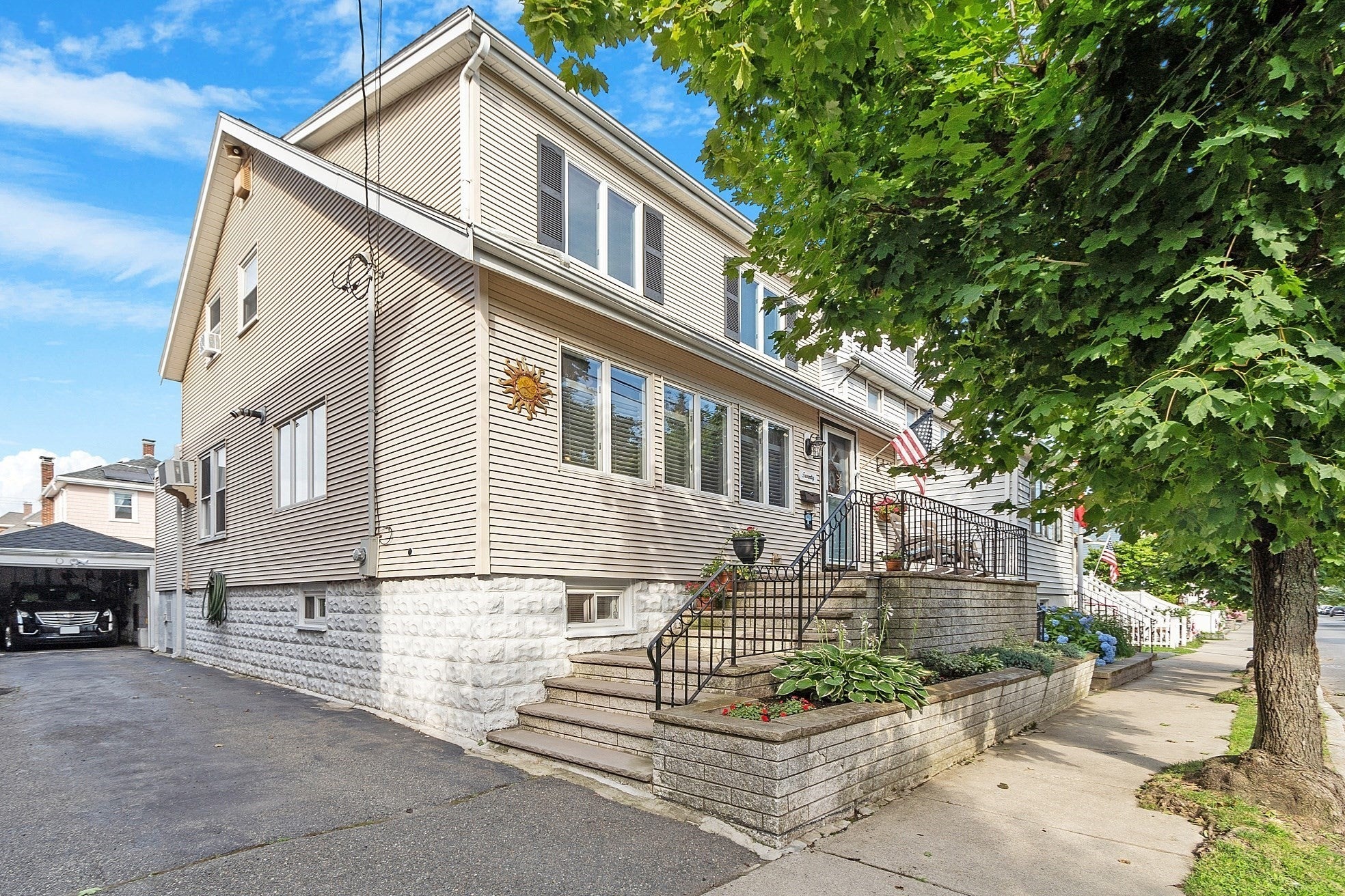 22 Lancaster Ave