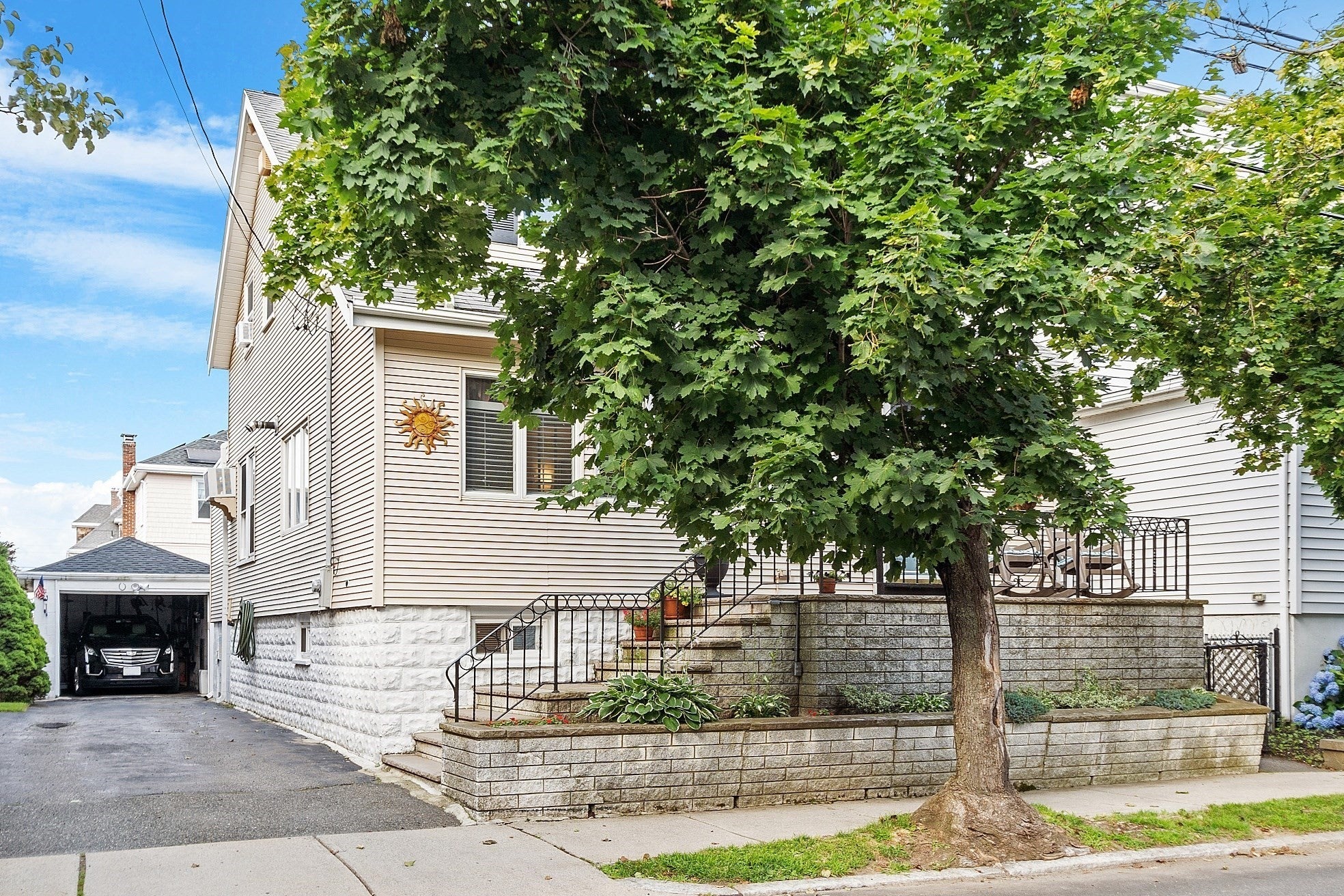 22 Lancaster Ave