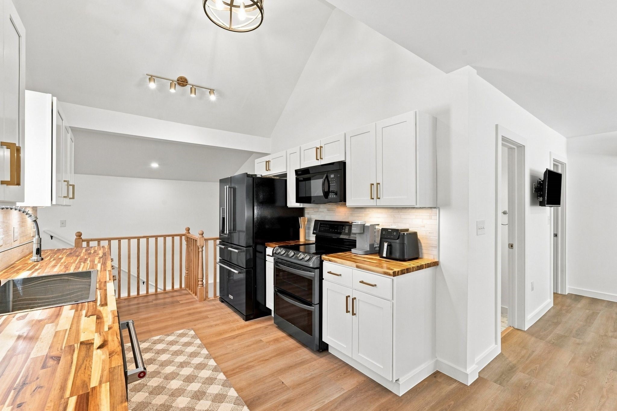 204 River Dr, Hadley, MA, 204 River Dr, Hadley, MA Photo #4