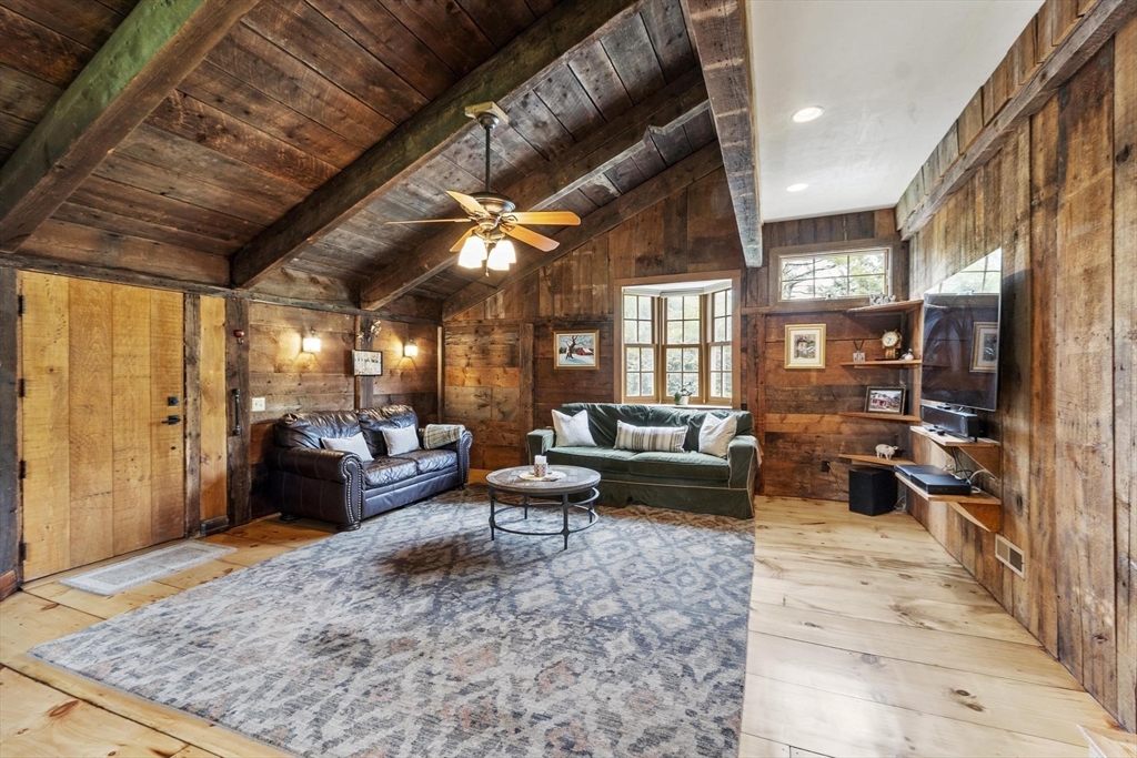 2 Knox Ave, Groveland, MA Photo #27