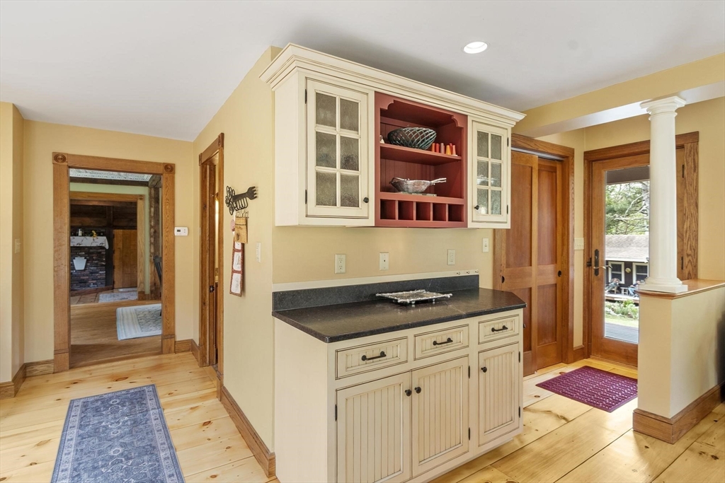 2 Knox Ave, Groveland, MA Photo #9