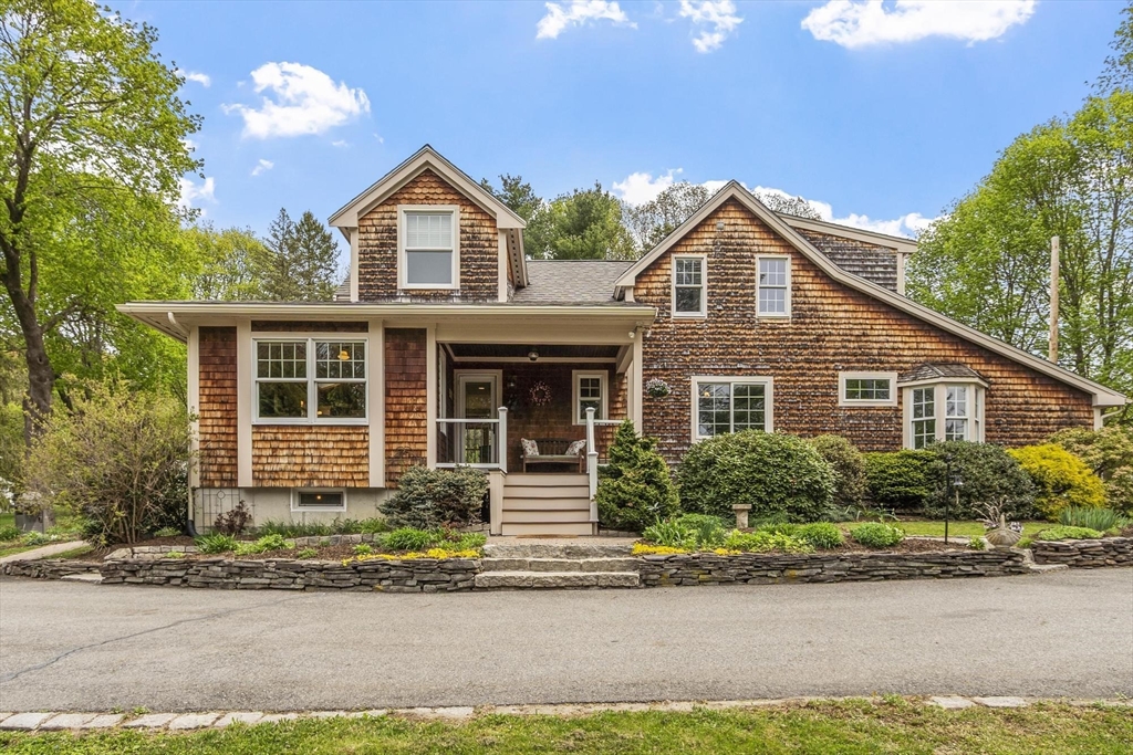 2 Knox Ave, Groveland, MA Photo #1
