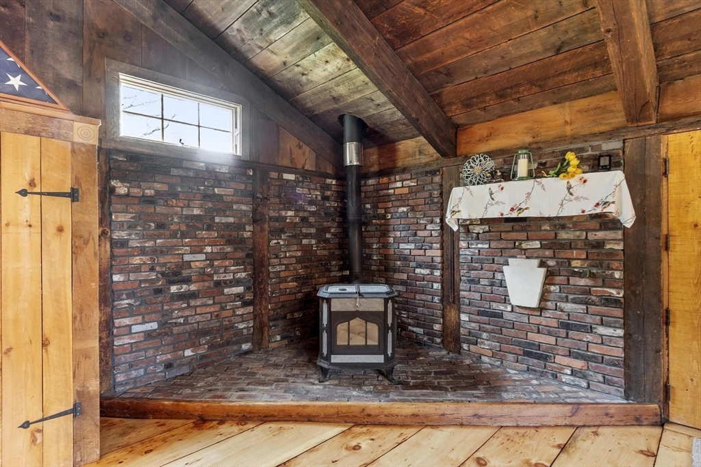 2 Knox Ave, Groveland, MA Photo #28