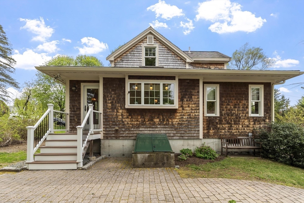 2 Knox Ave