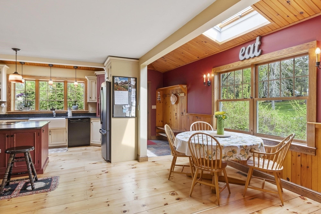 2 Knox Ave, Groveland, MA Photo #18