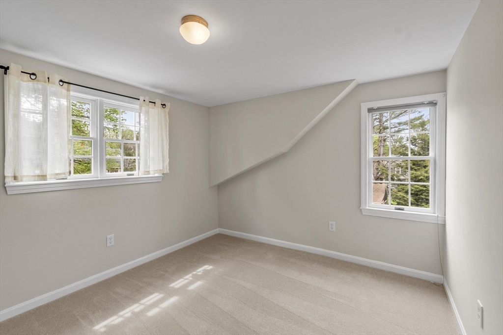 2 Knox Ave, Groveland, MA Photo #35